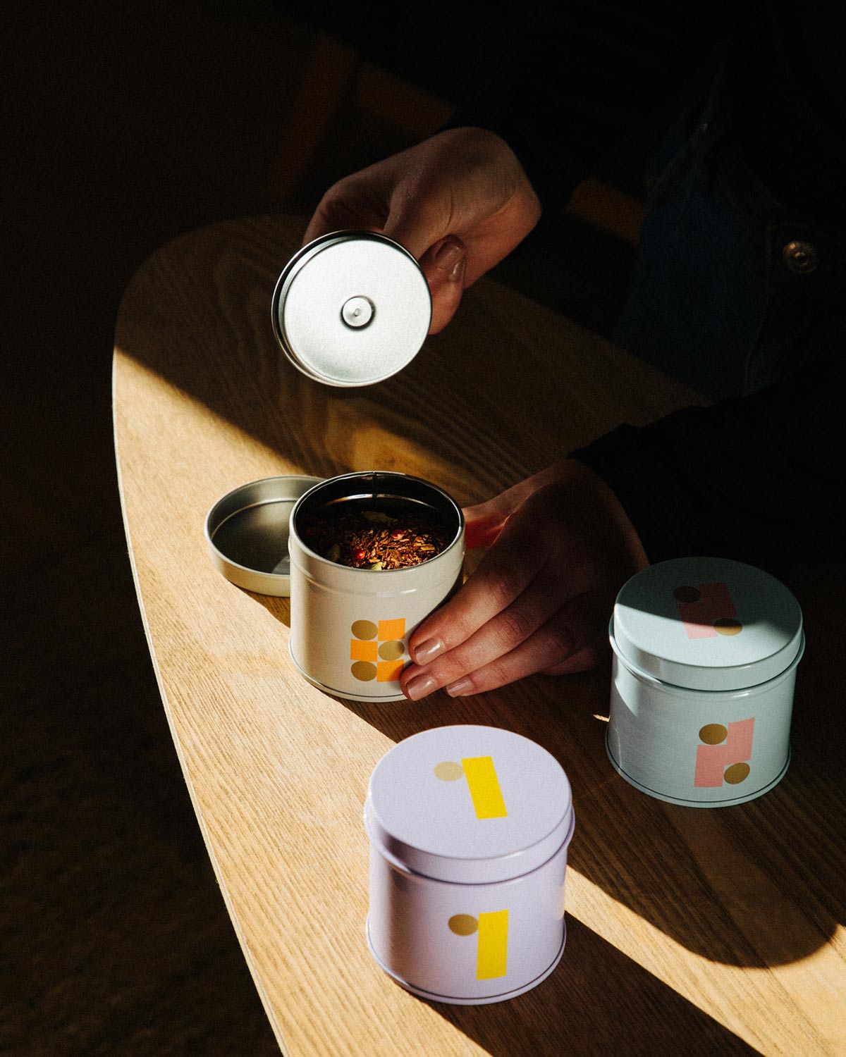 抽象简约！茶叶包装设计